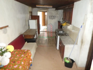 Moradia T7 para Venda em Zambujal