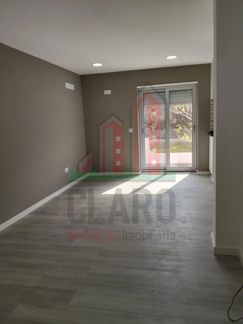 Apartamento T3 para Venda em Santa Clara e Castelo Viegas