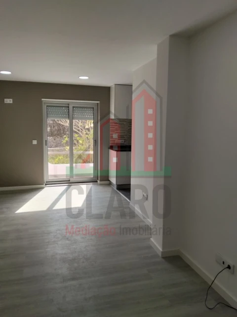 Apartamento T3 para Venda em Santa Clara e Castelo Viegas