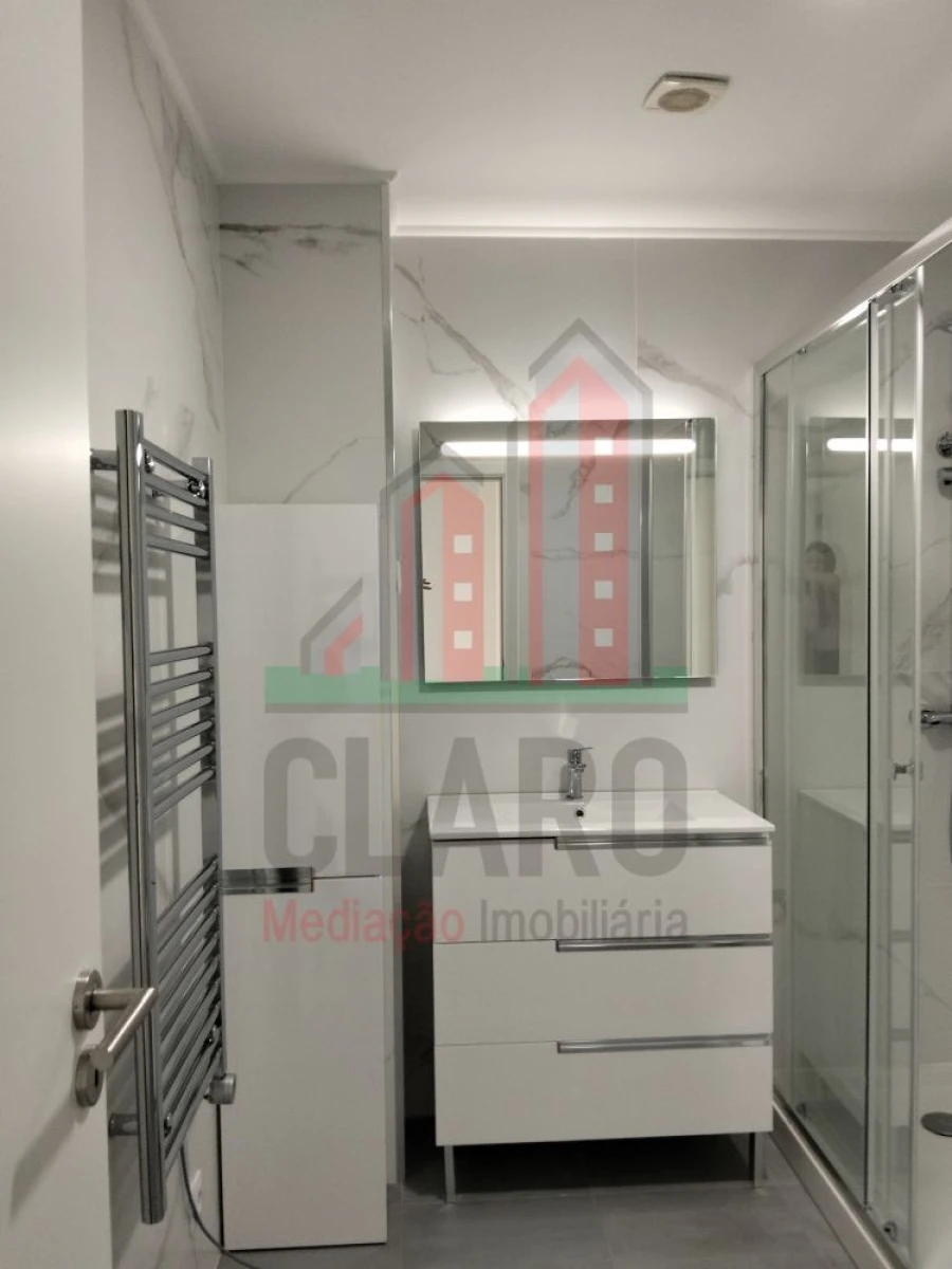 Apartamento T3 para Venda em Santa Clara e Castelo Viegas Foto 10