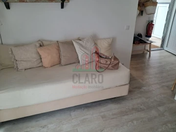 Apartamento T1 para Arrendamento em Atouguia da Baleia