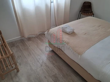 Apartamento T1 para Arrendamento em Atouguia da Baleia