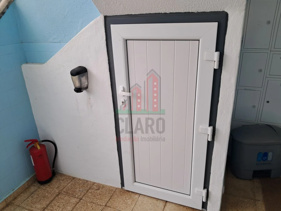 Apartamento T1 para Arrendamento em Atouguia da Baleia Foto 19