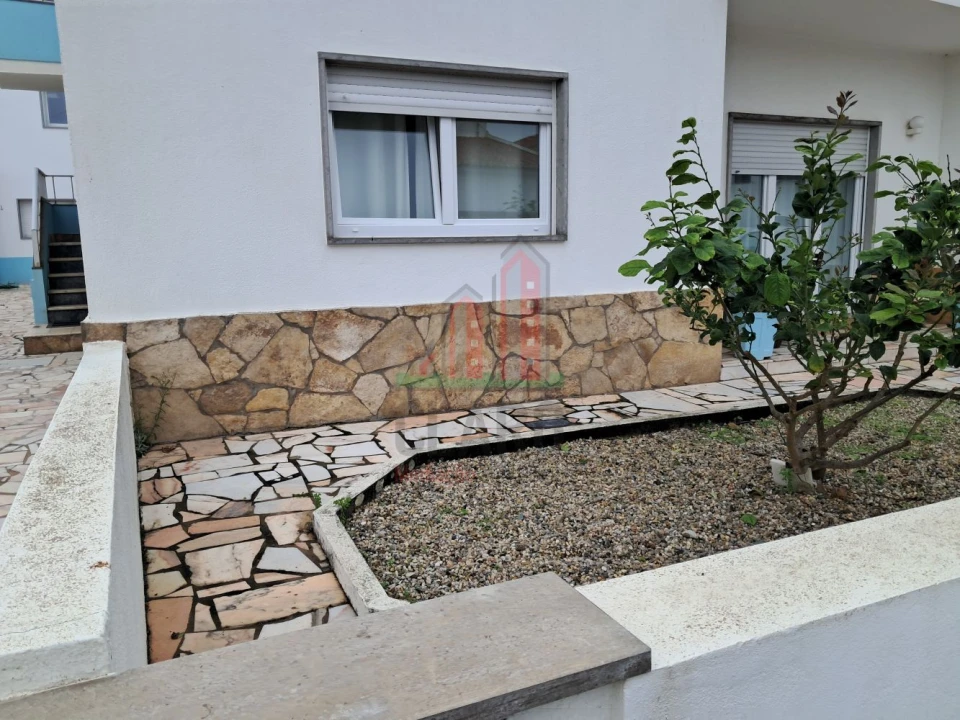 Apartamento T1 para Arrendamento em Atouguia da Baleia Foto 13