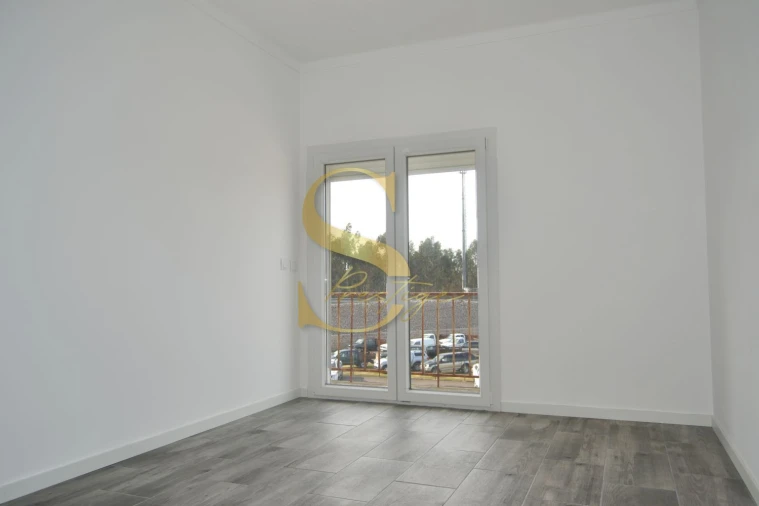 Apartamento T3 para Venda em Meirinhas Foto 3