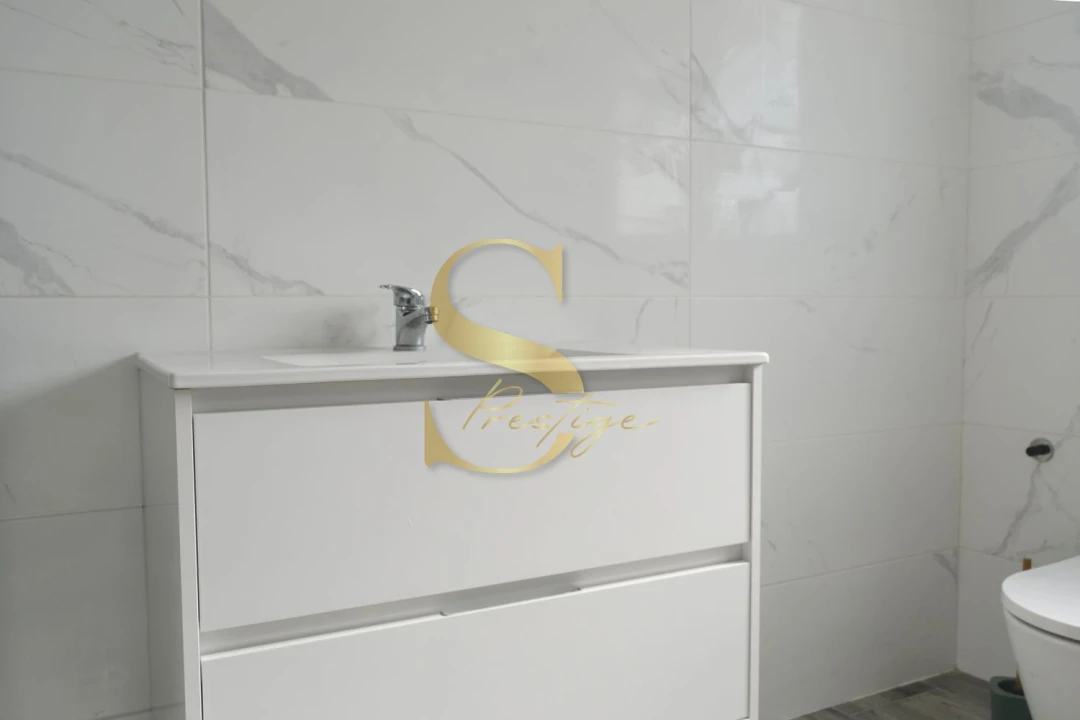 Apartamento T3 para Venda em Meirinhas Foto 11