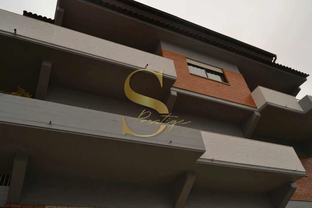 Moradia T4 para Venda em Leiria, Pousos, Barreira e Cortes Foto 9