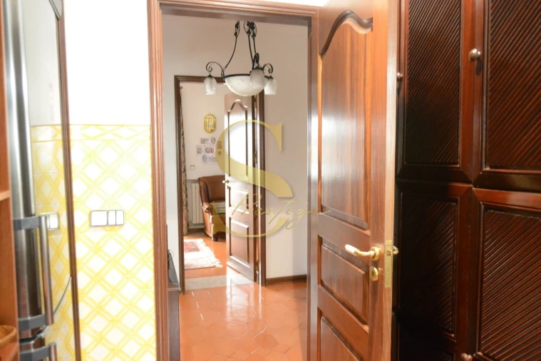 Moradia T4 para Venda em Leiria, Pousos, Barreira e Cortes Foto 12