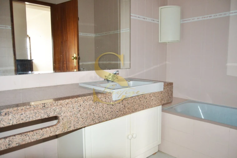 Apartamento T2 para Venda em Leiria, Pousos, Barreira e Cortes Foto 15