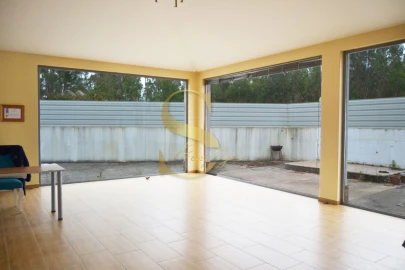 Moradia T3 para Venda em Santa Eufémia e Boa Vista