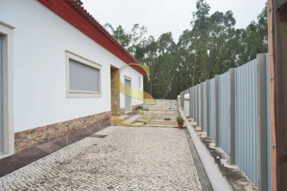 Moradia T3 para Venda em Santa Eufémia e Boa Vista
