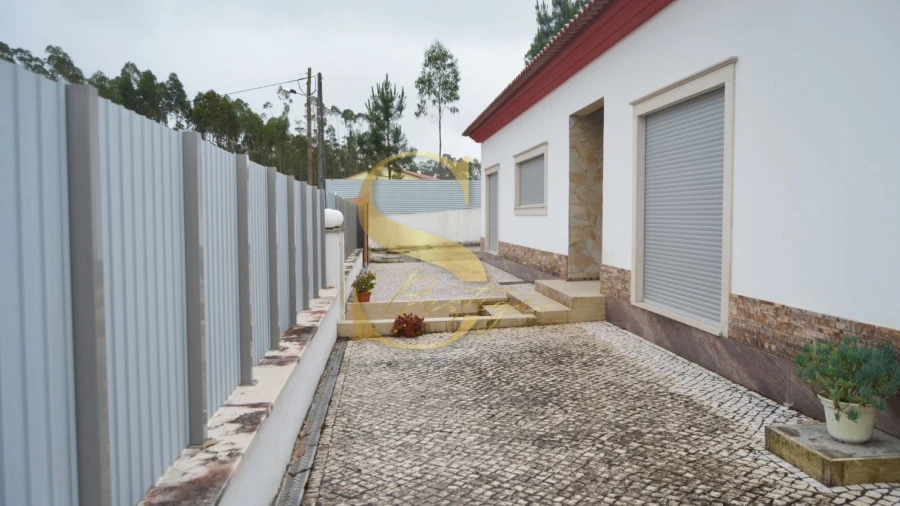 Moradia T3 para Venda em Santa Eufémia e Boa Vista