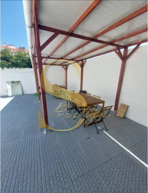 Moradia T9 para Venda em Ajuda