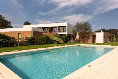 Quinta T10 para Venda em Monte Redondo e Carreira