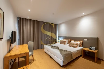 Quinta T10 para Venda em Monte Redondo e Carreira