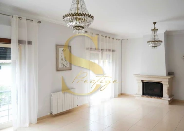 Moradia T4 para Venda em Santa Eufémia e Boa Vista