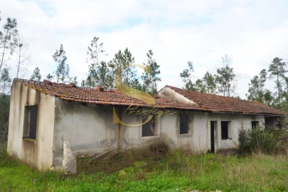 Moradia T3 para Venda em Rio de Couros e Casal dos Bernardos