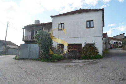 Moradia T3 para Venda em Santa Catarina da Serra e Chainça