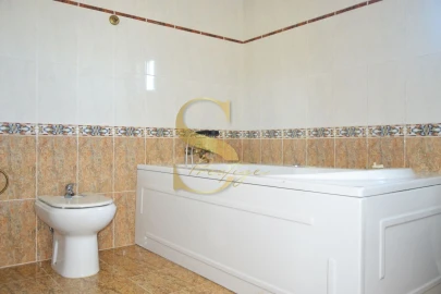 Moradia T4 para Venda em Maceira