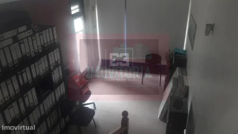 Loja para Venda em Charneca de Caparica e Sobreda