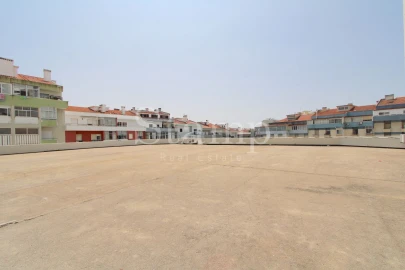 Loja para Arrendamento em Oeiras e São Julião da Barra, Paço de Arcos e Caxias