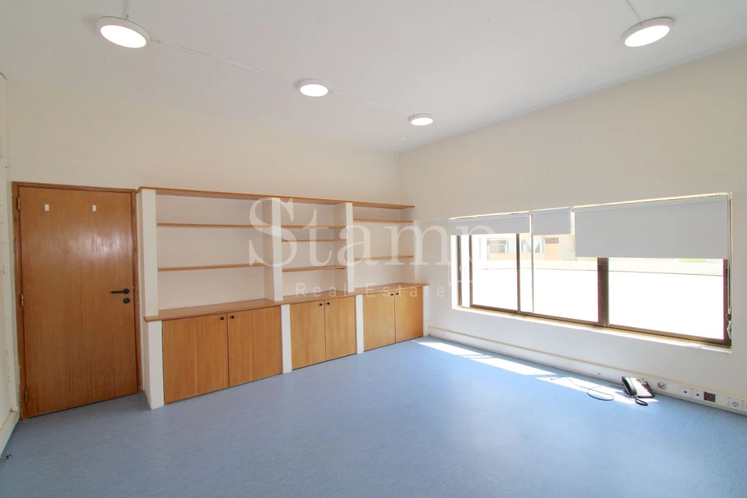 Loja para Arrendamento em Oeiras e São Julião da Barra, Paço de Arcos e Caxias Foto 1