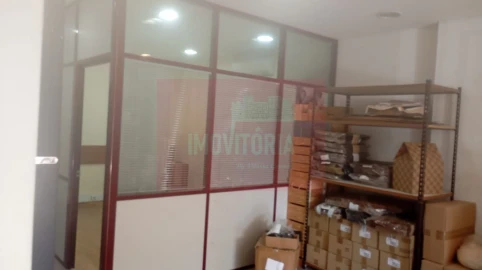 Loja para Arrendamento em Benfica