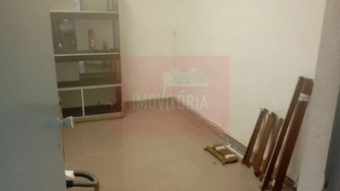 Loja para Arrendamento em Benfica