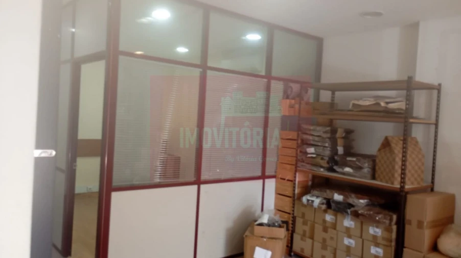 Loja para Arrendamento em Benfica Foto 2