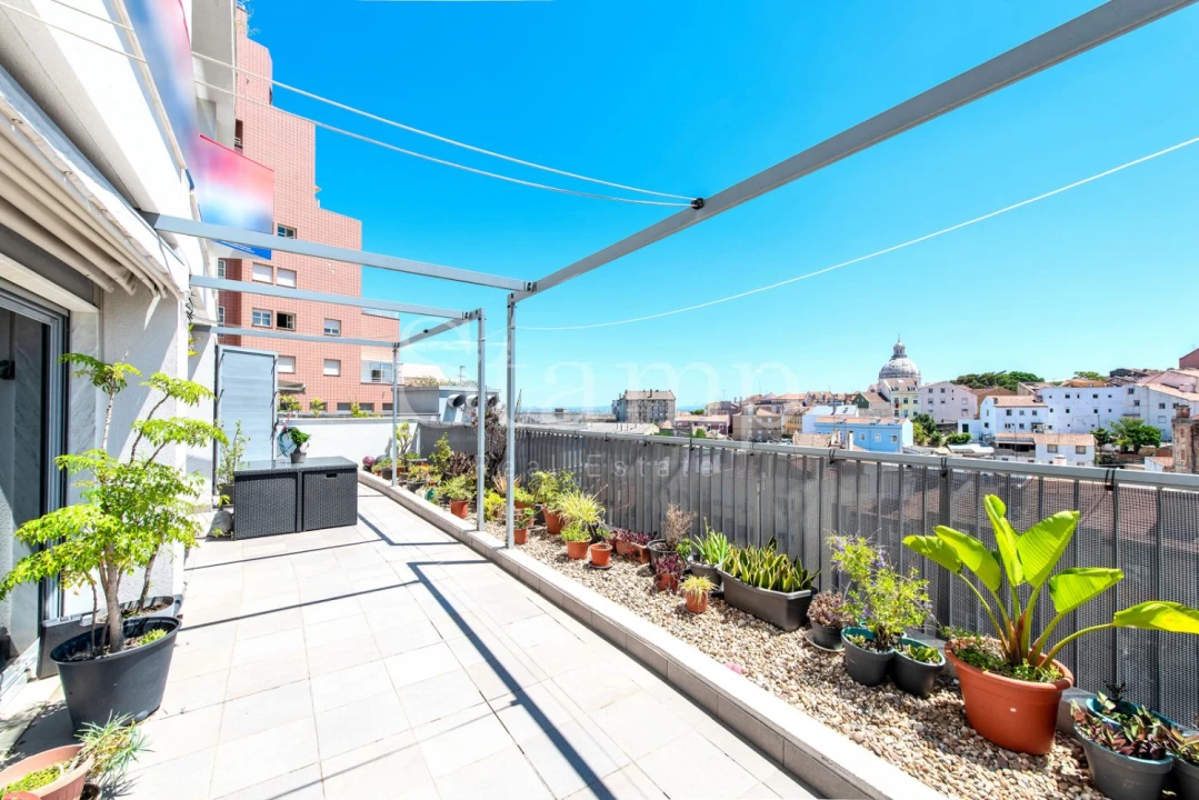 Apartamento T2 para Venda em São Vicente Foto 1