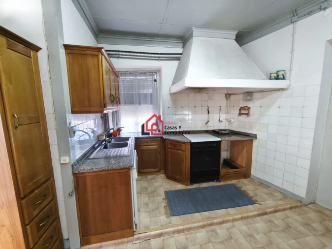 Moradia T6 para Venda em Abraveses Foto 10