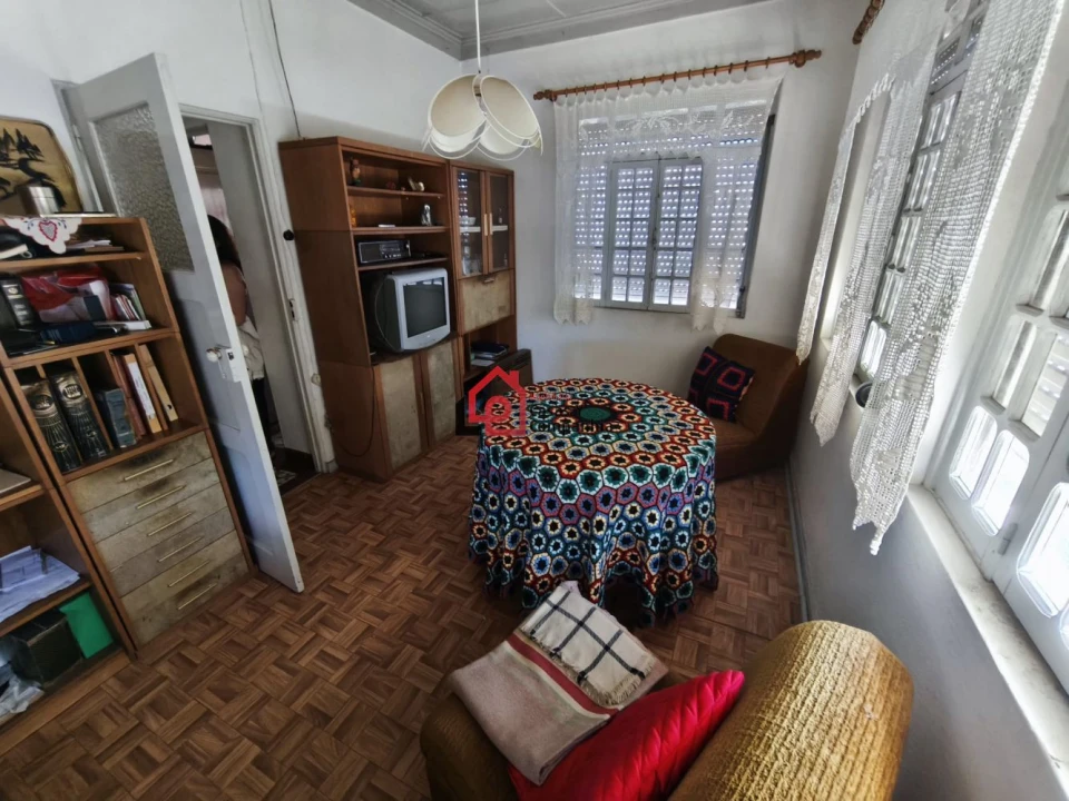 Moradia T6 para Venda em Abraveses Foto 13