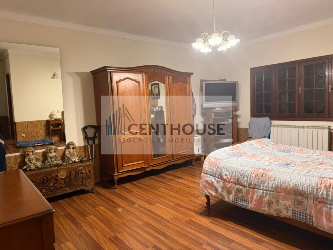 Moradia T6 para Venda em Sepins e Bolho Foto 4