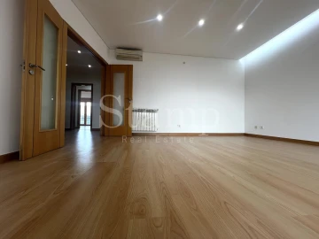 Apartamento T3 para Venda em Odivelas