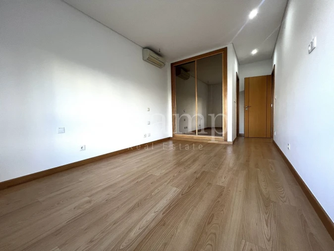 Apartamento T3 para Venda em Odivelas Foto 12