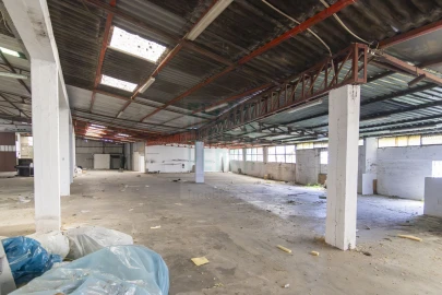 Loja para Venda em Penamaior