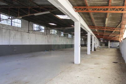 Loja para Venda em Penamaior