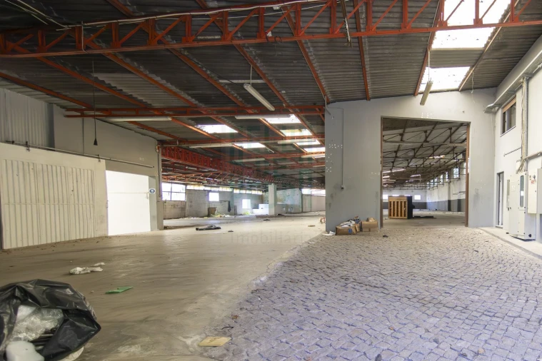 Loja para Venda em Penamaior Foto 14