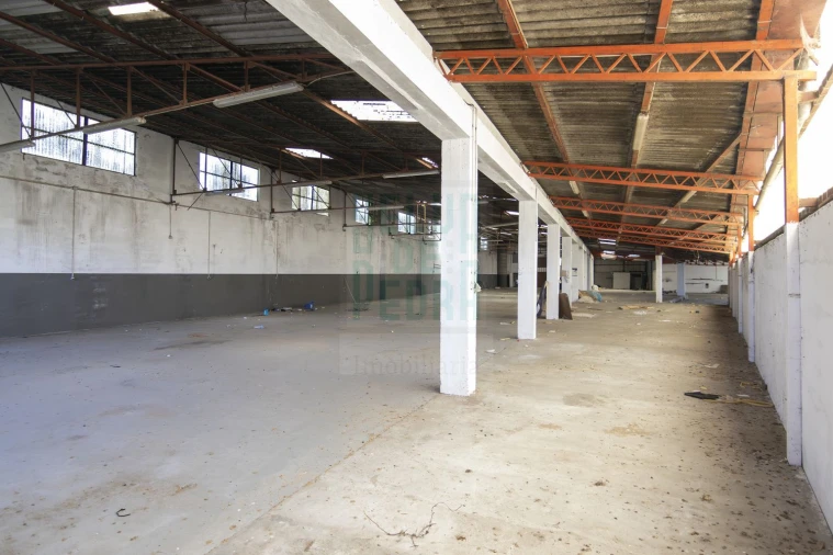 Loja para Venda em Penamaior Foto 3