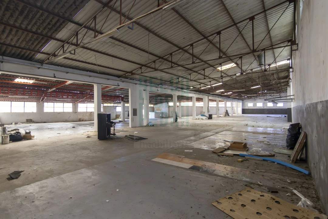 Loja para Venda em Penamaior Foto 5