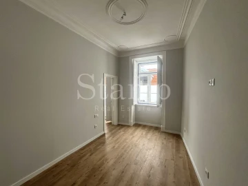 Apartamento T2 para Venda em Oeiras e São Julião da Barra, Paço de Arcos e Caxias