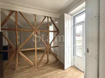 Apartamento T2 para Venda em Oeiras e São Julião da Barra, Paço de Arcos e Caxias