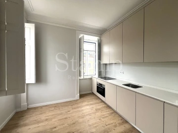 Apartamento T2 para Venda em Oeiras e São Julião da Barra, Paço de Arcos e Caxias