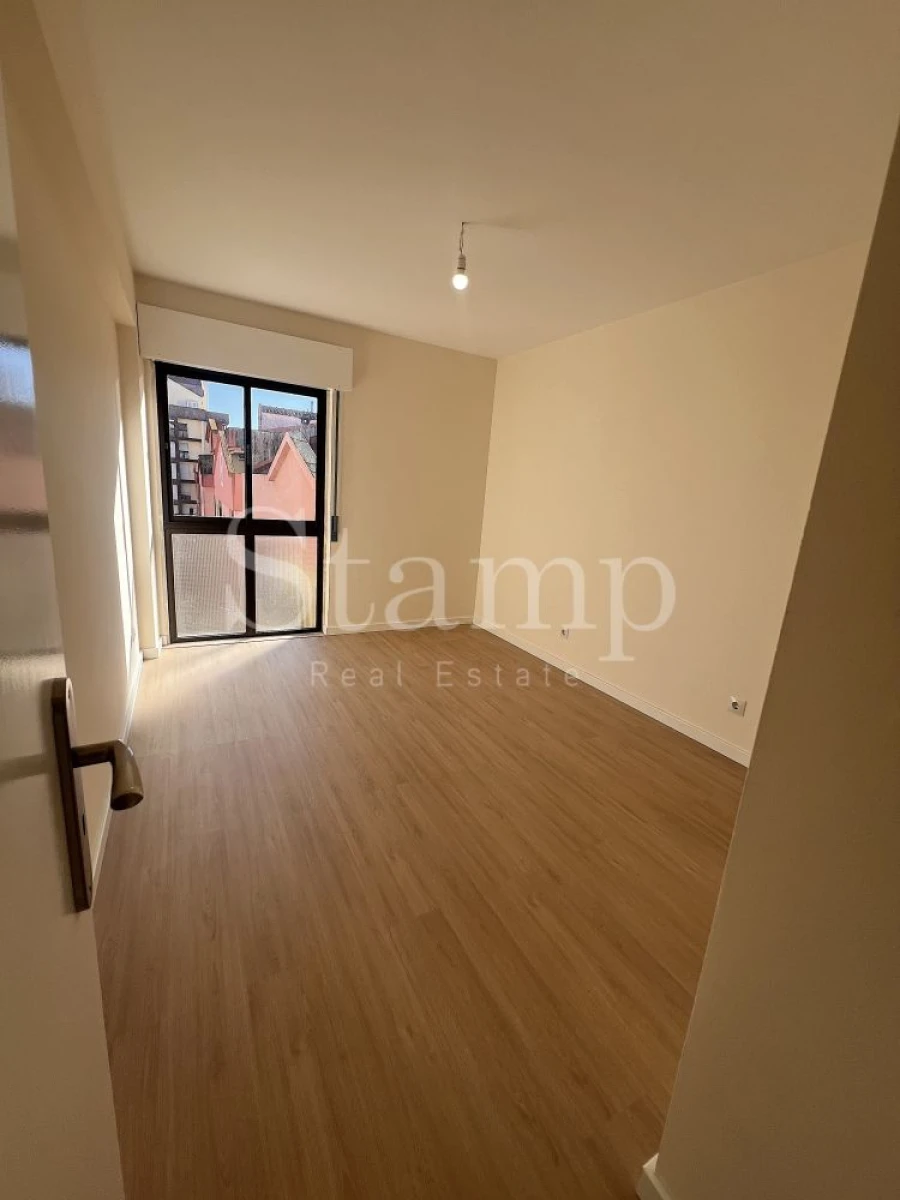 Apartamento T2 para Venda em Algueirão-Mem Martins Foto 12