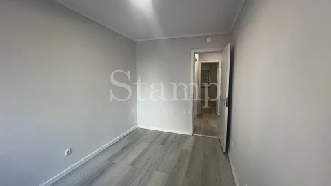 Apartamento T2 para Venda em Benfica