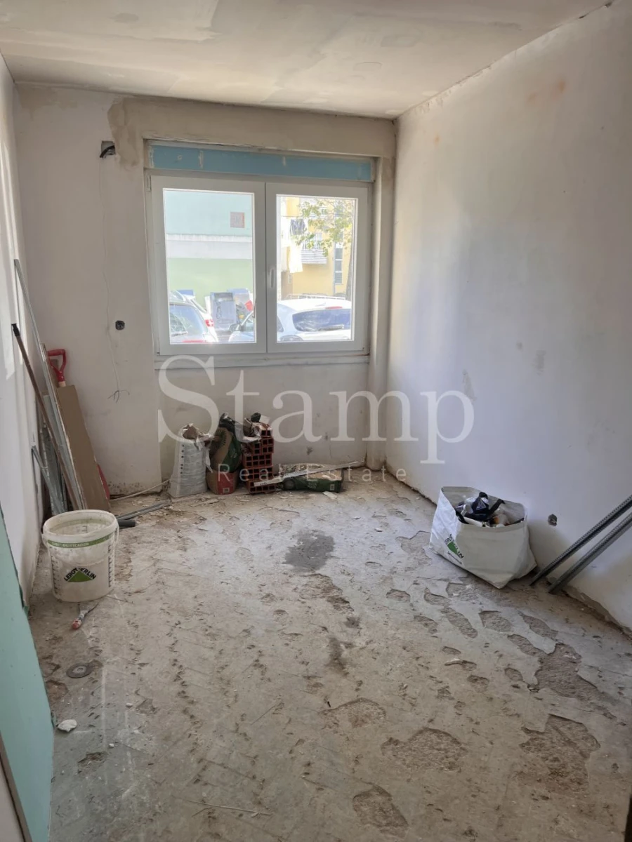 Apartamento T2 para Venda em Benfica Foto 4