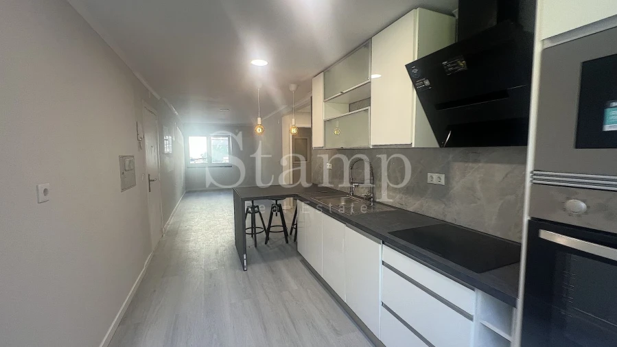 Apartamento T2 para Venda em Benfica Foto 2