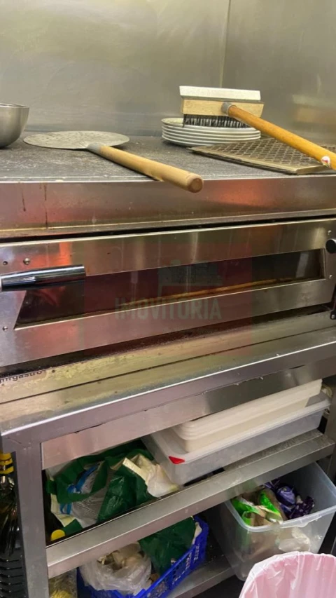 Loja para Trespasse em Massamá e Monte Abraão