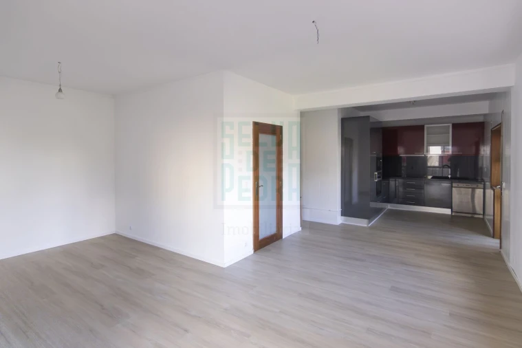 Apartamento T2 para Venda em Rio Tinto Foto 4