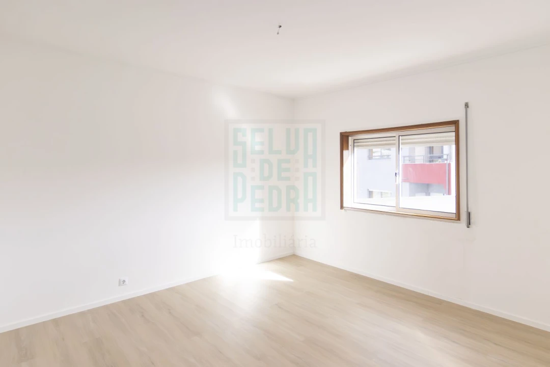 Apartamento T2 para Venda em Rio Tinto Foto 11